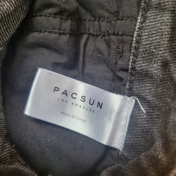 Pacsun Daisy embroidered black denim mini skirt size 24 - Picture 2 of 6